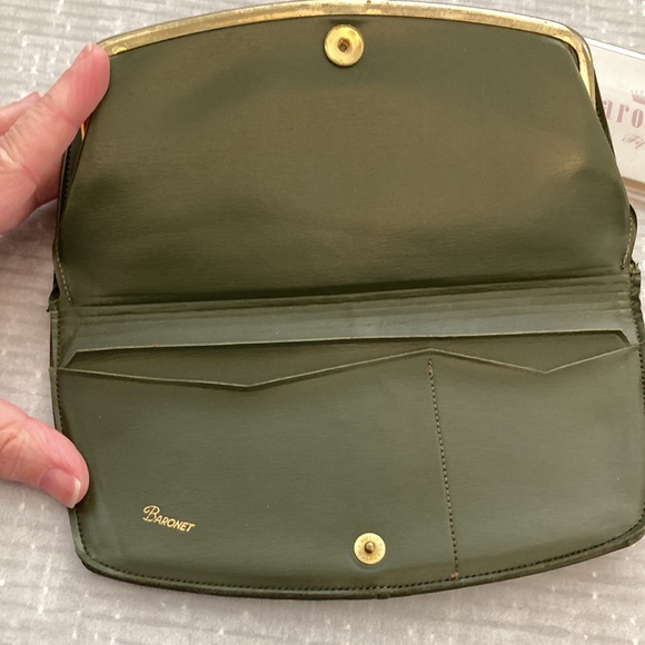 Vintage Baronet Olive Clutch Wallet - Picture 8 of 14